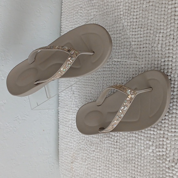 Skechers Taupe Beaded Women's Sandals - Picture 3 of 14